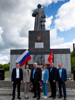 В Ребрихинском районе Алтайского края открыли отреставрированный памятник воинам, погибшим в годы Великой Отечественной войны