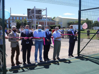 Коллектив крупного промпредприятия увековечил память своего руководителя, открыв спортплощадку на его родине – в селе Озерки Алтайского края