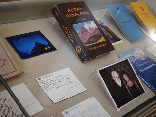 Фонд Николая Рериха Государственного музея истории литературы, искусства и культуры Алтая пополнили ценные экспонаты из архива Людмилы Андросовой