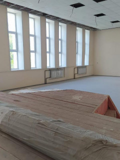 В рамках адресной инвестиционной программы капитально ремонтируют школу в Бийском районе Алтайского края