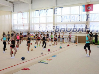 Участница Олимпиады в Токио провела мастер-класс для юных гимнасток в Барнауле