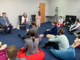 Заместитель Министра науки и высшего образования России Елена Дружинина обсудила реализацию нацпроектов со студентами вузов Алтайского края