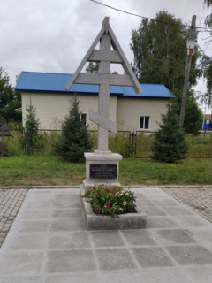 В Алтайском крае на месте захоронения Валерия Золотухина установили мемориальный комплекс в честь 80-летия артиста