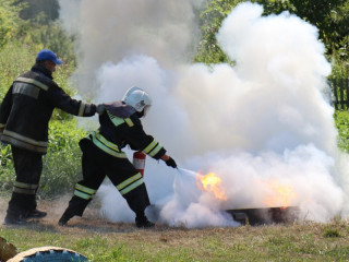 130 юных пожарных участвуют в летней профильной смене в Алтайском крае