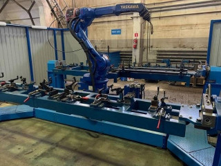 Мощный сварочный робот с широким диапазоном движения запустили на машиностроительном предприятии в Барнауле