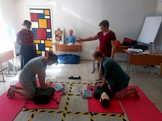 В Алтайском крае педагогов обучат методам и средствам оказания первой помощи