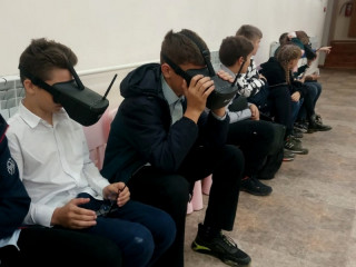 Более 250 школьников Топчихинского района Алтайского края будут заниматься в мобильном технопарке «Кванториум»