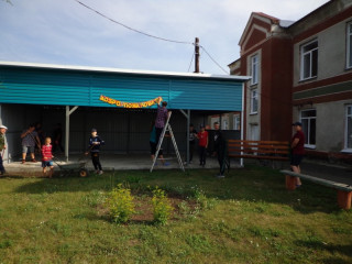 На средства гранта конкурса «Я считаю» в школе Целинного района Алтайского края благоустроили беседку