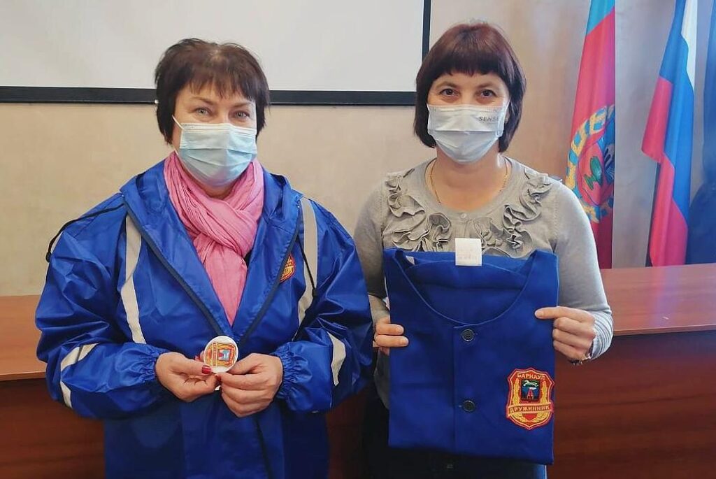 Новую форму сшили для дружинников города на средства гранта администрации Барнаула