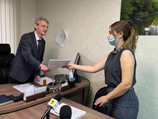 Жилищные сертификаты получили в Алтайском крае первые 10 детей-сирот