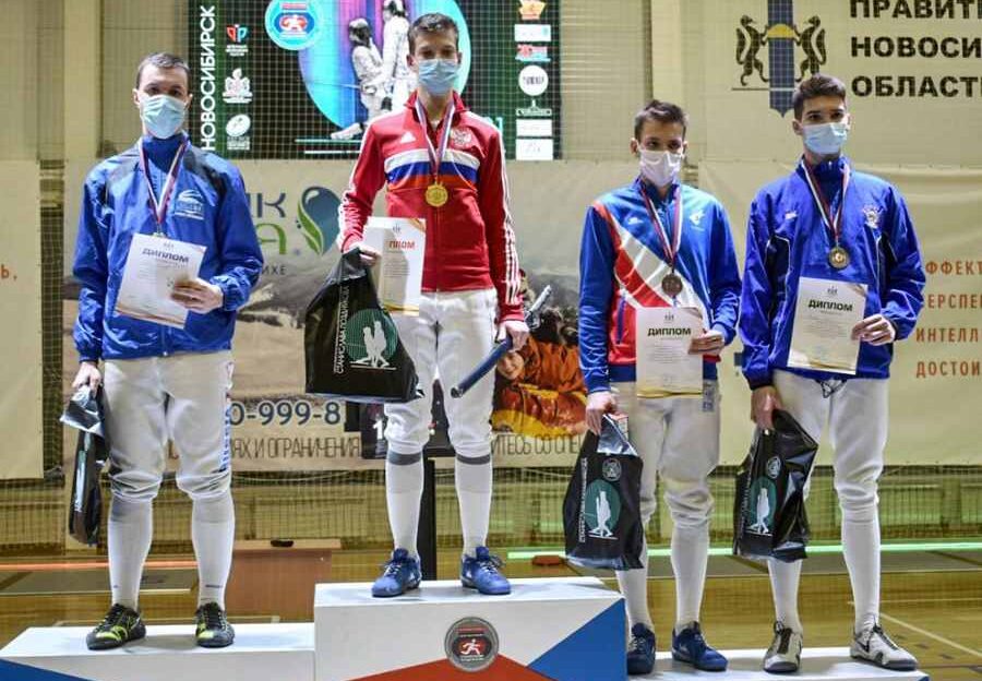 Барнаульский фехтовальщик впервые стал призером всероссийских соревнований в Новосибирске