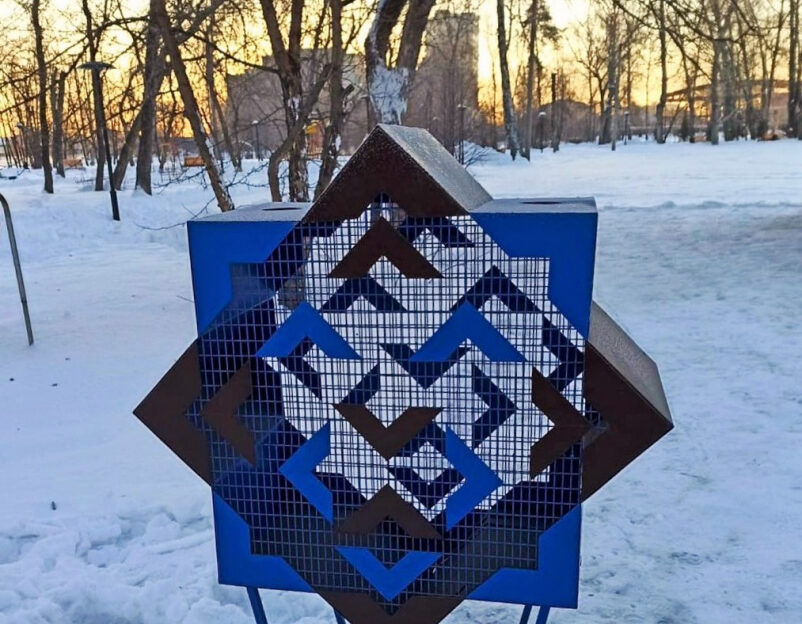 В барнаульском парке «Изумрудный» появился контейнер для сбора пластиковых крышек