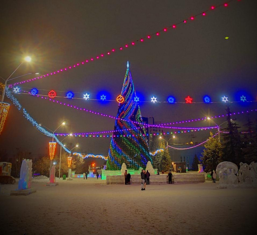 Новогодний городок на площади Сахарова готов к приему гостей