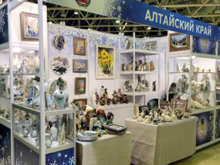 Авторские работы ремесленников Алтайского края заинтересовали посетителей российской выставки «Ладья. Зимняя сказка – 2021»