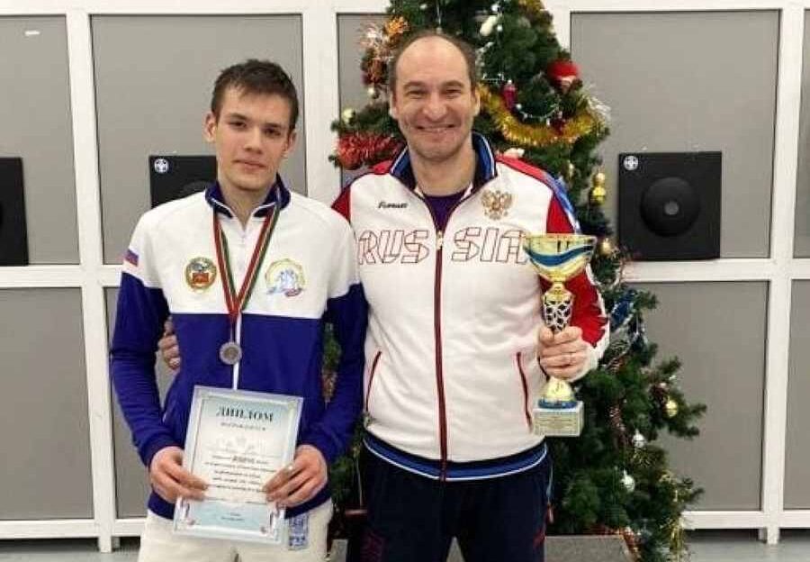 Саблист из Барнаула Кирилл Шаповалов завоевал серебро Всероссийского мемориала Исаака Брена в Казани