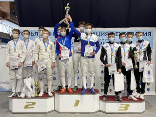 Сборная Алтайского края впервые в истории выиграла золотые медали кадетского первенства России по фехтованию