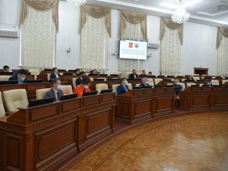 Перспективы развития промышленности в регионе обсудили в Алтайском краевом Законодательном Собрании