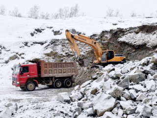 В преддверии нового дорожно-строительного сезона в Алтайском крае проверяют качество щебня