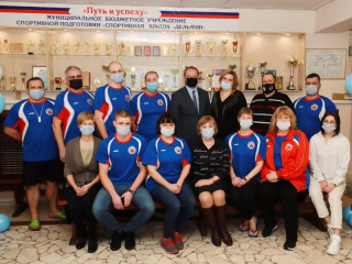 В алтайском наукограде Бийске открыли после реконструкции плавательный бассейн