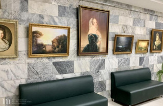 В барнаульской больнице работает передвижная выставка Государственного художественного музея Алтайского края