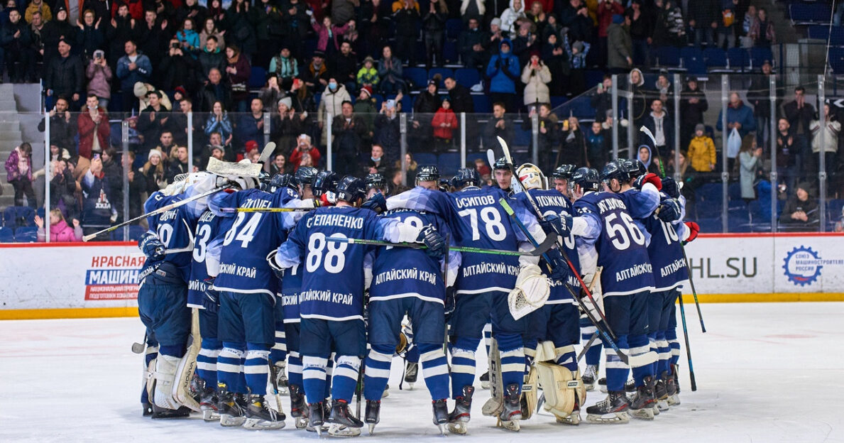 ХК «Динамо-Алтай» дома дважды обыграл «Красноярских Рысей»