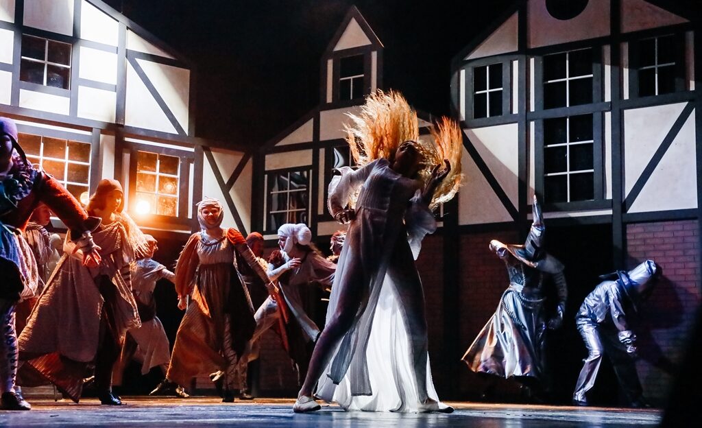 В Молодёжном театре Алтая состоялась премьера мюзикла «Фауст»