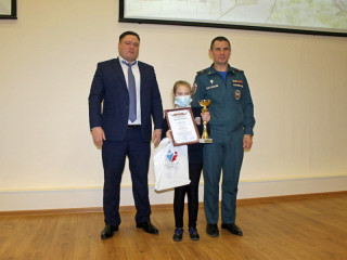 В Алтайском крае 185 рисунков поступило на конкурс, посвященный подвигу сотрудников МЧС России