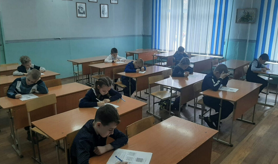 Стали известны имена барнаульских школьников, победивших в городском этапе Всероссийской олимпиады по шахматам