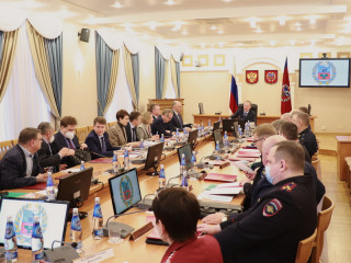 Губернатор Виктор Томенко провел заседание антинаркотической комиссии Алтайского края