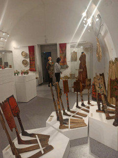 Лучшие образцы росписи крестьянских домов представили на выставке в Барнауле