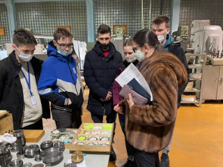 В рамках акции «Неделя без турникетов» алтайские студенты посетили завод «Ротор»