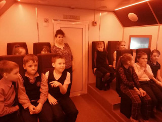 Около ста ребят в Барнауле участвовали в конкурсно-игровой программе, приуроченной ко Дню космонавтики