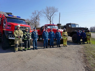 Профессиональное противопожарное оборудование на полмиллиона рублей приобрели для добровольной пожарной охраны Косихинского района Алтайского края
