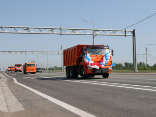 Губернатор Алтайского края Виктор Томенко и руководитель Росавтодора Роман Новиков открыли движение на новых участках Чуйского тракта