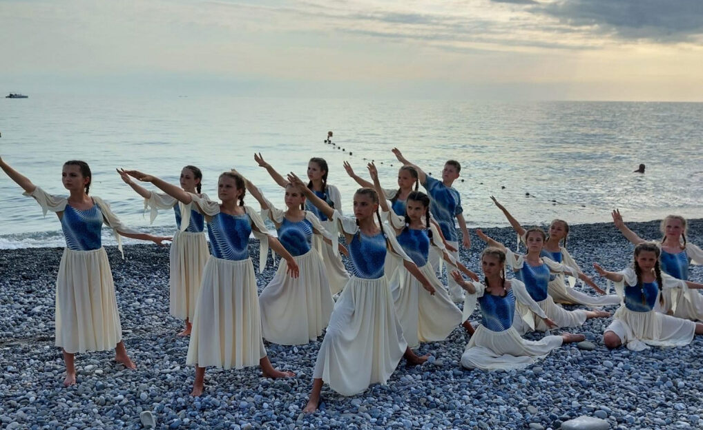 Ансамбль современного танца «Меридиан» вернулся в Барнаул абсолютным победителем международных фестивалей