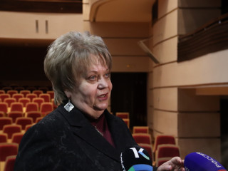 Созданием уникальной фотографии завершили юбилейный сезон в Алтайском краевом театре драмы