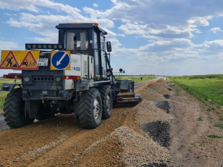 В Алтайском крае ремонтируют 20 километров трассы, проходящей через три района