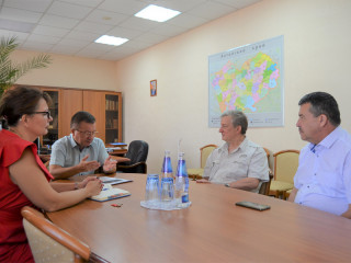 Возможности поставки алтайского меда на рынок Москвы обсудили в Барнауле