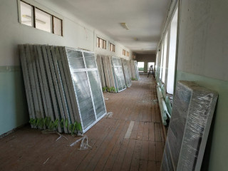 К началу осени завершат капитальный ремонт в школе Мамонтовского района Алтайского края