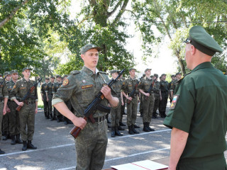 Около 300 алтайских студентов отправились на военные сборы