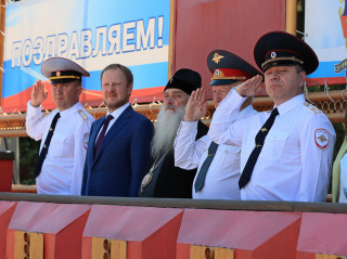 Губернатор Алтайского края Виктор Томенко поздравил выпускников БЮИ МВД России с окончанием учебы
