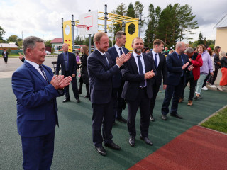 В алтайском селе Бочкари открыли детскую игровую и спортивную площадки в рамках государственно-частного партнерства