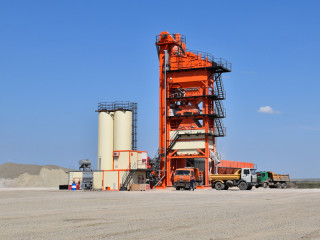 Четыре асфальтобетонных завода получат дорожно-строительные управления Алтайского края в 2022 году