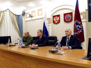 Губернатор Алтайского края Виктор Томенко провел видеоселекторное совещание с руководителями муниципальных образований и военными комиссарами по вопросам частичной мобилизации