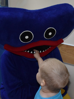 Накануне Дня знаний вручили подарки юным пациентам Центра охраны материнства и детства Алтайского края