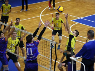 Алтайские волейболисты победой начали домашнюю серию игр в рамках чемпионата России среди команд Высшей лиги «А»