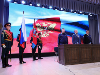 Губернатор Виктор Томенко вручил награды Алтайского края бойцам Росгвардии за успешное выполнение задач в зоне специальной военной операции