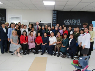 Опыт использования современного оборудования в учебной и внеурочной деятельности представили педагогам из Тывы в Барнауле