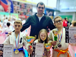 Восемь медалей завоевали алтайские спортсмены на турнире по карате кекусинкай в Кемеровской области