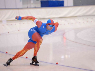 Алтайский конькобежец Виктор Муштаков стал победителем I этапа Кубка России